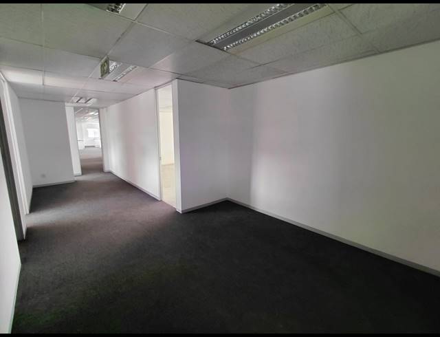 320M² OFFICE TO LET IN RANDJESPARK